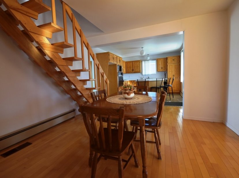 Les Immeubles GLMC Maison à un étage et demi 93 Rue Principale