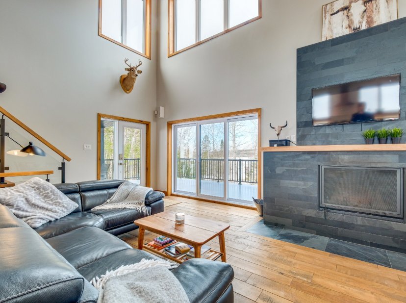 Les Immeubles GLMC Maison à étages 151 Ch. du Lac S., SaintMathieudeRioux