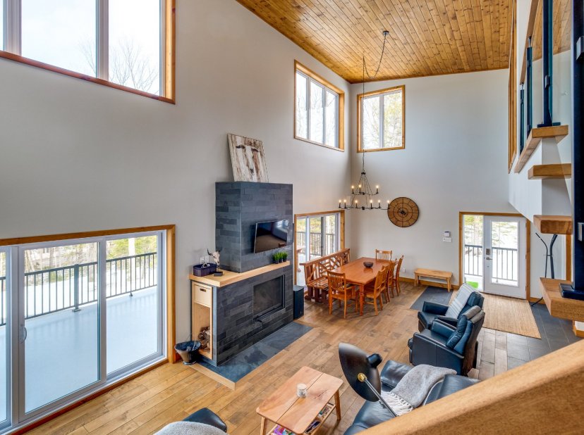 Les Immeubles GLMC Maison à étages 151 Ch. du Lac S., SaintMathieudeRioux